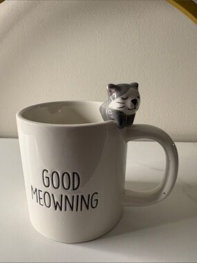 Eccolo White Ceramic Mug with Gray Cat Accent and 'Good Meowning' Text
